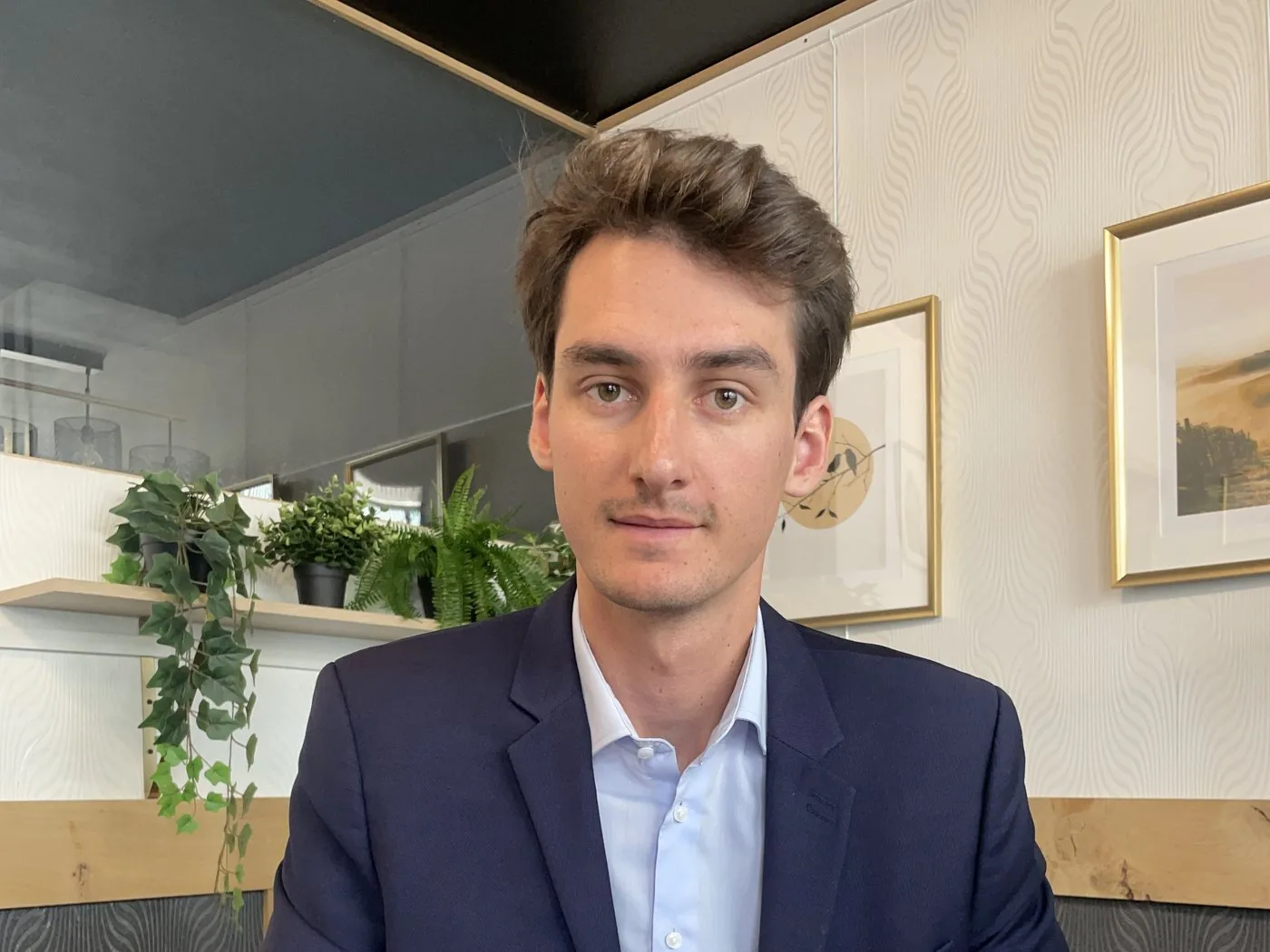 Le cabinet Sillage Patrimoine à Lyon — Thomas Mathy à son bureau
